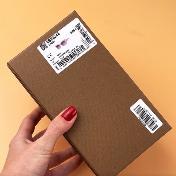 BRAND NEW BURBERRY Daisy BE4344 394111 Lilac Women Sunglasses - Picture 7 of 11